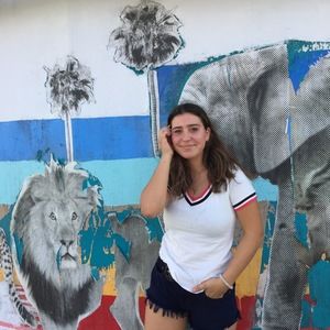 Meet your Posher, Chloe